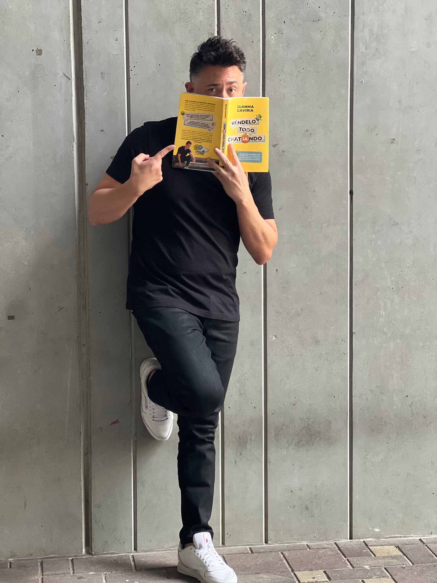 Club de lectura + libro + kit de lectura (solo Colombia por el momento)